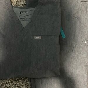 Gray pant & shirt scrub set
